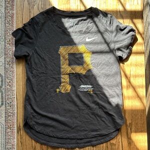 Nike Women’s Pittsburgh Pirates T-Shirt